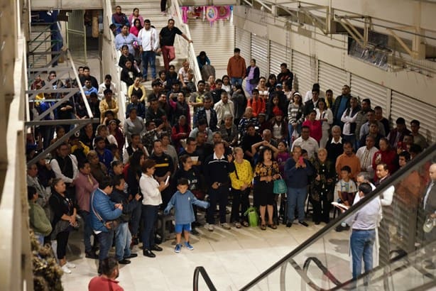 Inauguran y bendicen escaleras eléctricas de mercado municipal de Misantla