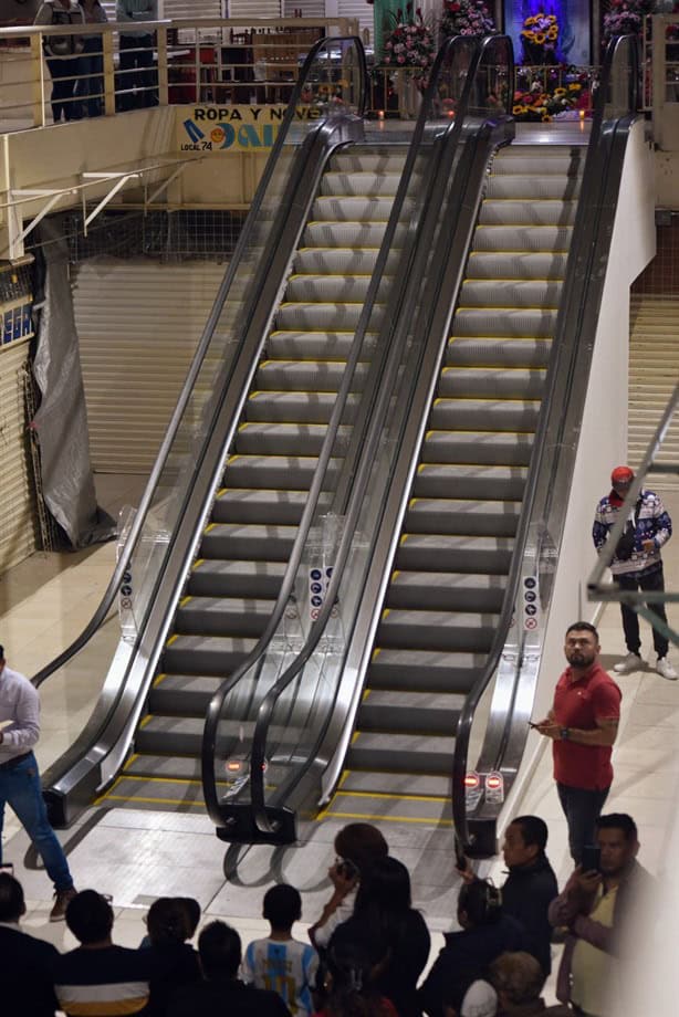 Inauguran y bendicen escaleras eléctricas de mercado municipal de Misantla