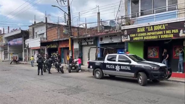 Mujer armada lo ejecuta a quemarropa en bar El Tenampa, en Martínez de la Torre