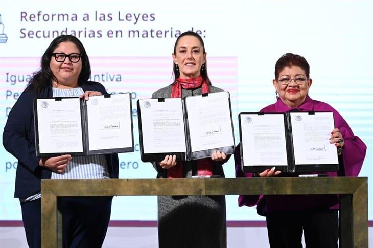 Claudia Sheinbaum firma decreto para ampliación de los derechos de las mujeres