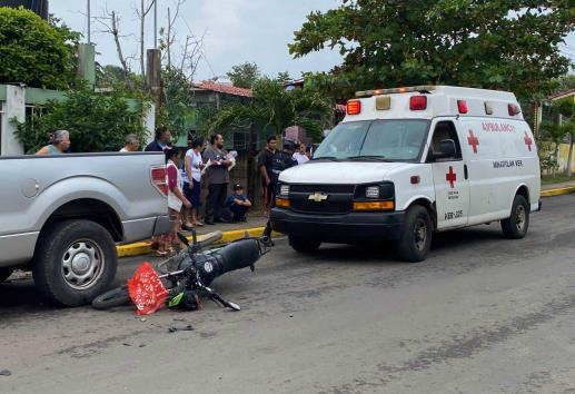 Menor de edad resultó lesionado tras derrapar en su motocicleta