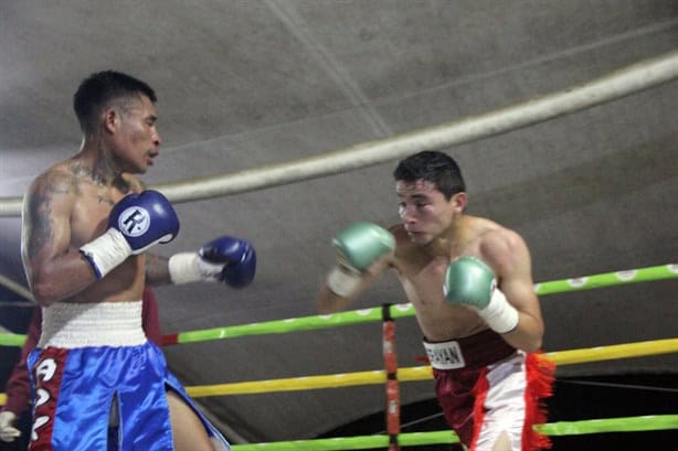 Emocionante función Colgando los Guantes con grandes combates