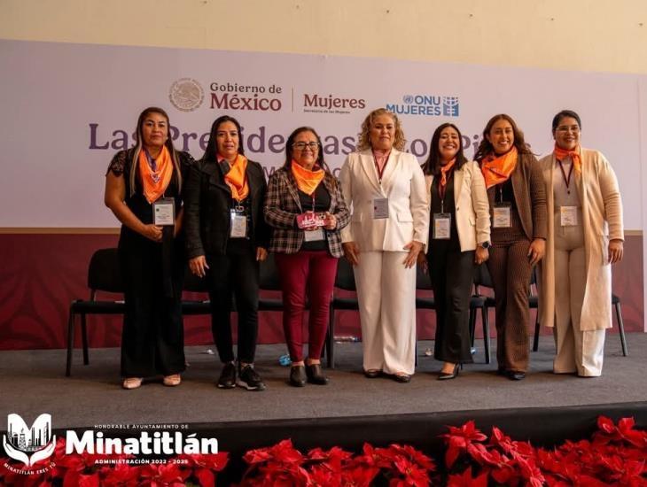 Carmen Medel Palma asiste al Primer Encuentro de Presidentas Municipales en Los Pinos