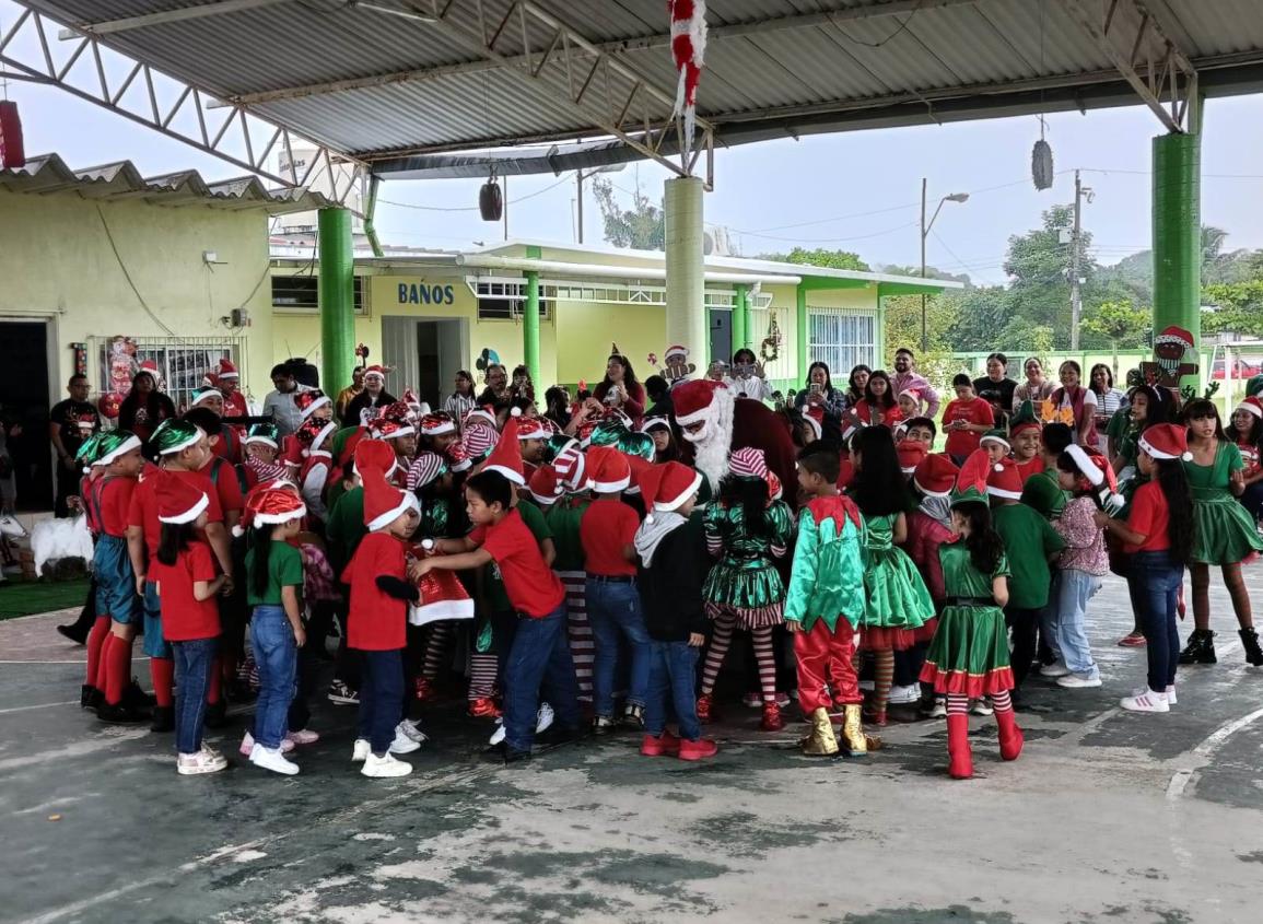 Llevan a cabo festivales navideños y posadas en Moloacán | VIDEO