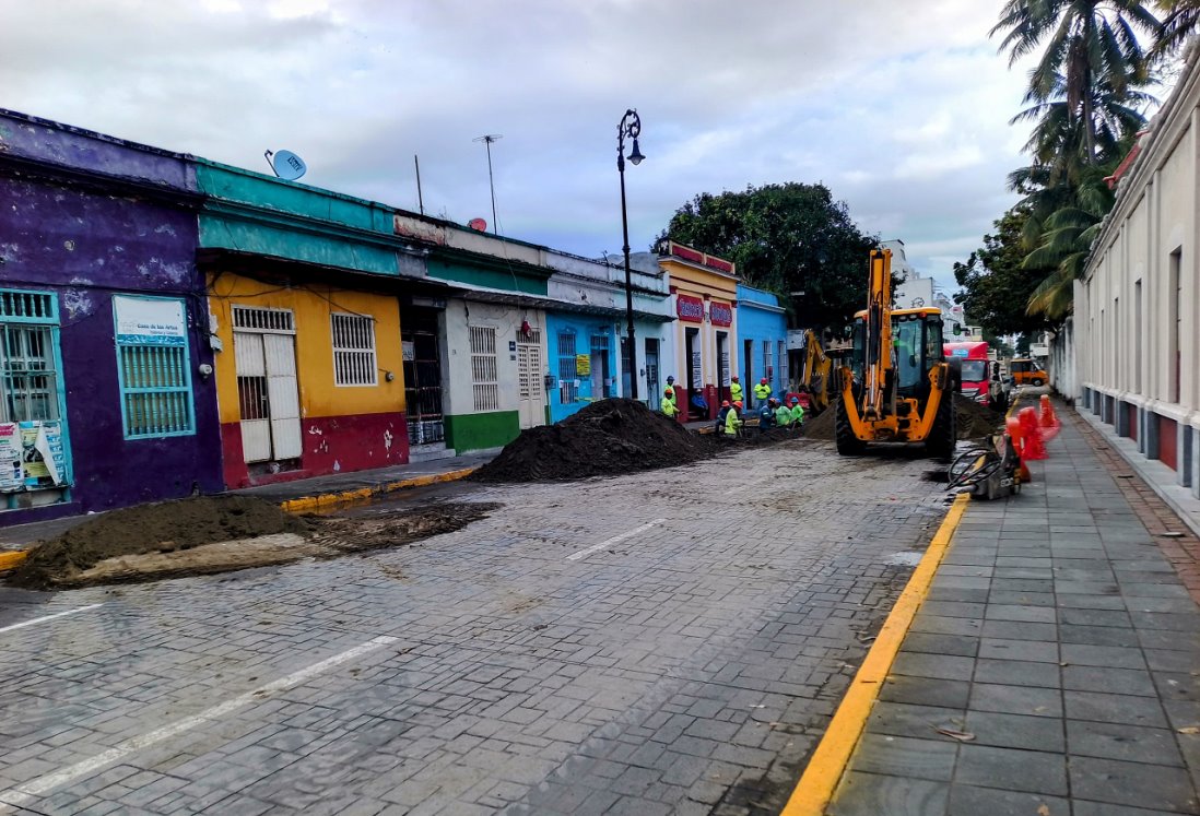 Cierran avenida Zaragoza por reparación de hundimiento