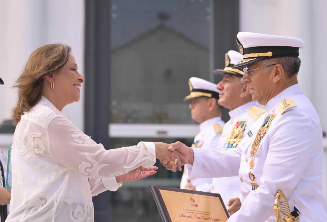 Rocío Nahle participa en el cambio de mando de la Primera Región Naval en Veracruz