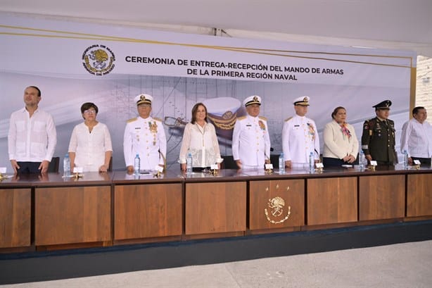 Rocío Nahle participa en el cambio de mando de la Primera Región Naval en Veracruz