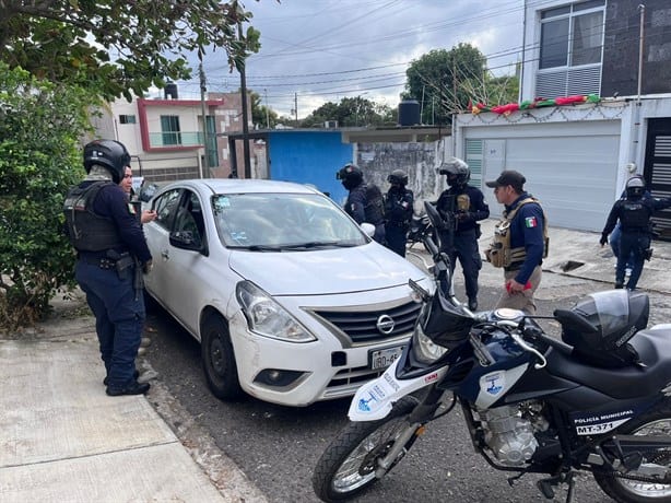 Ladrón roba auto y atropella a la dueña en colonia Ylang Ylang, en Boca del Río