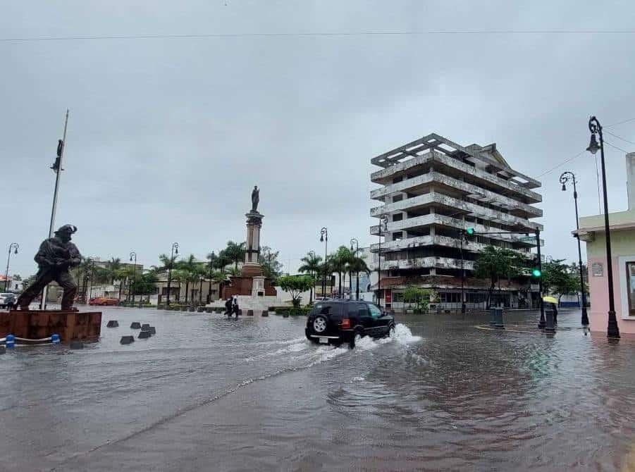 ¿Cómo se puede prestar atención a posibles inundaciones urbanas en temporada invernal?