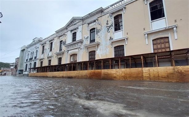 ¿Cómo se puede prestar atención a posibles inundaciones urbanas en temporada invernal?