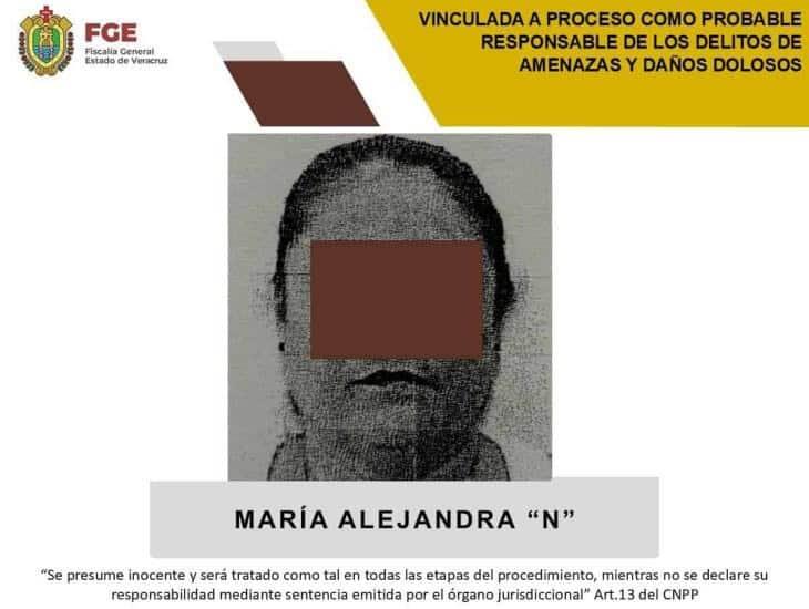 Vinculan a proceso a mujer en Coatzacoalcos por amenazar y rayar el carro de otra persona