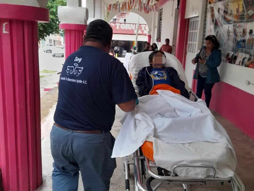 Niño de Jáltipan se quema el ojo con un cohete y es trasladado a IMSS-Bienestar de Coatzacoalcos