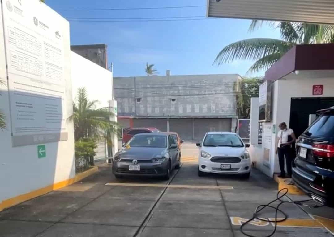 Centros de verificación vehicular amplían horario durante diciembre en Veracruz