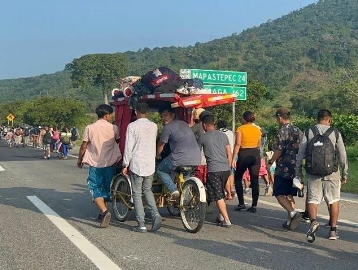 Migrantes apresuran paso por el sur de Veracruz para llegar a EU antes que Trump