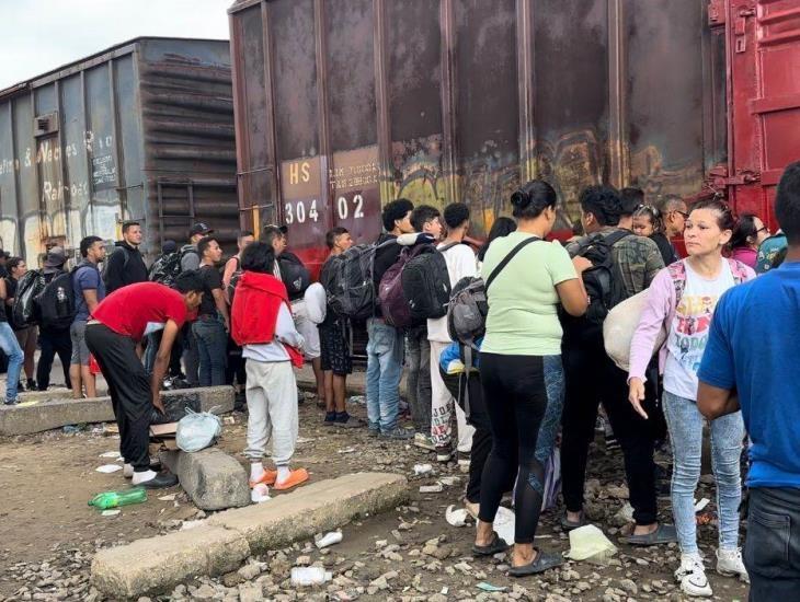 Aumentan migrantes en el sur de México; más de 100 extranjeros llegan diario a Coatzacoalcos