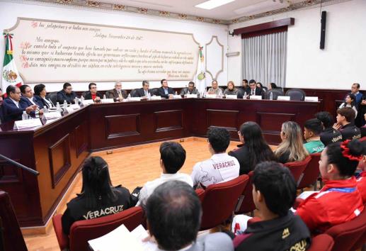 Reconoce Cabildo a deportistas y entrenadores xalapeños