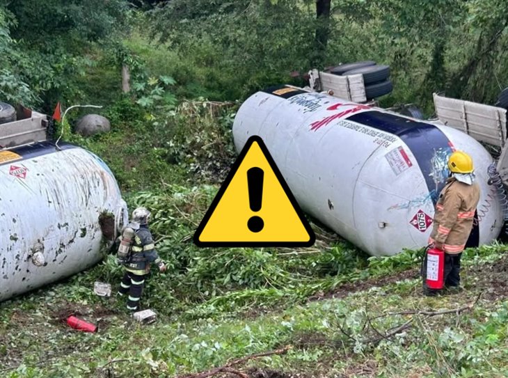 Vuelca pipa de gas en la carretera federal 180 en Vega de Alatorre 