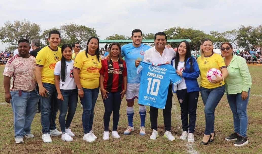 Rinden homenaje a Jorge Auli Ramírez, destacado profesor de José Azueta