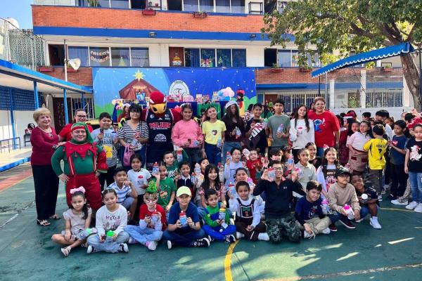 Lanzan Halcones Rojos Apadrina un Peque