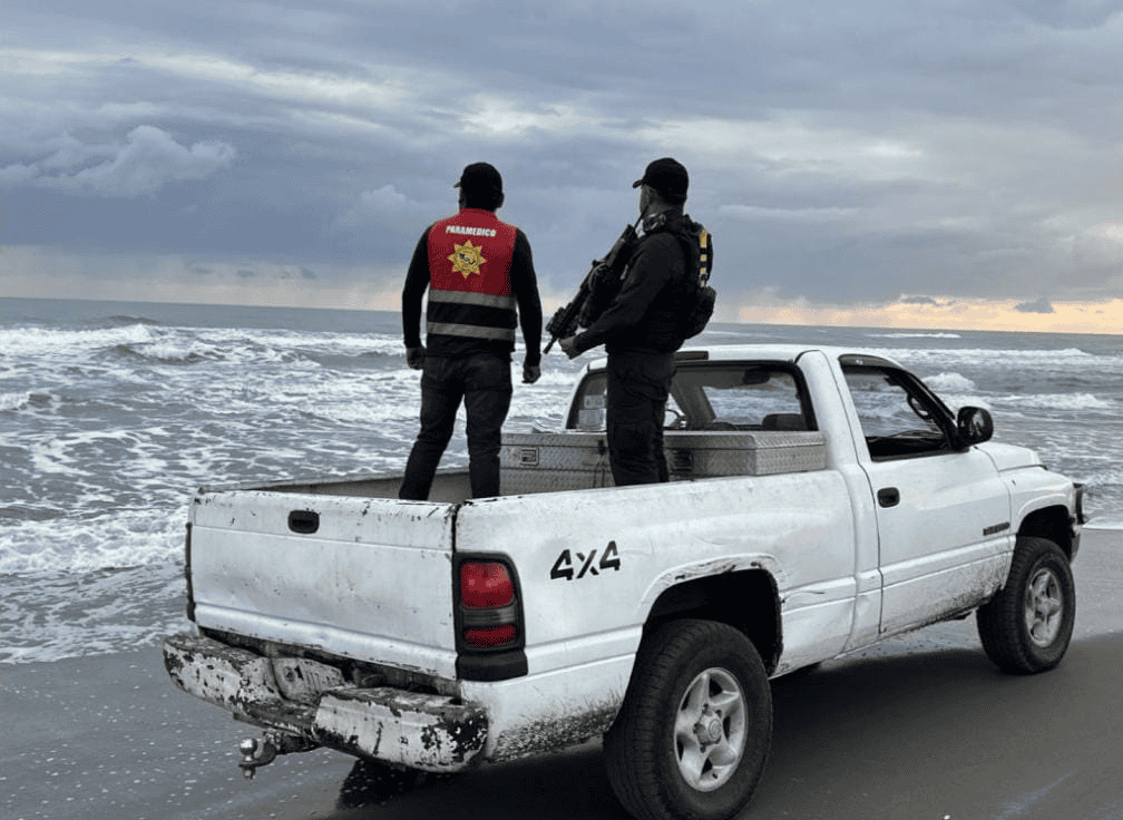 Desaparece joven arrastrado por el mar en Casitas, Tecolutla; continúa su búsqueda