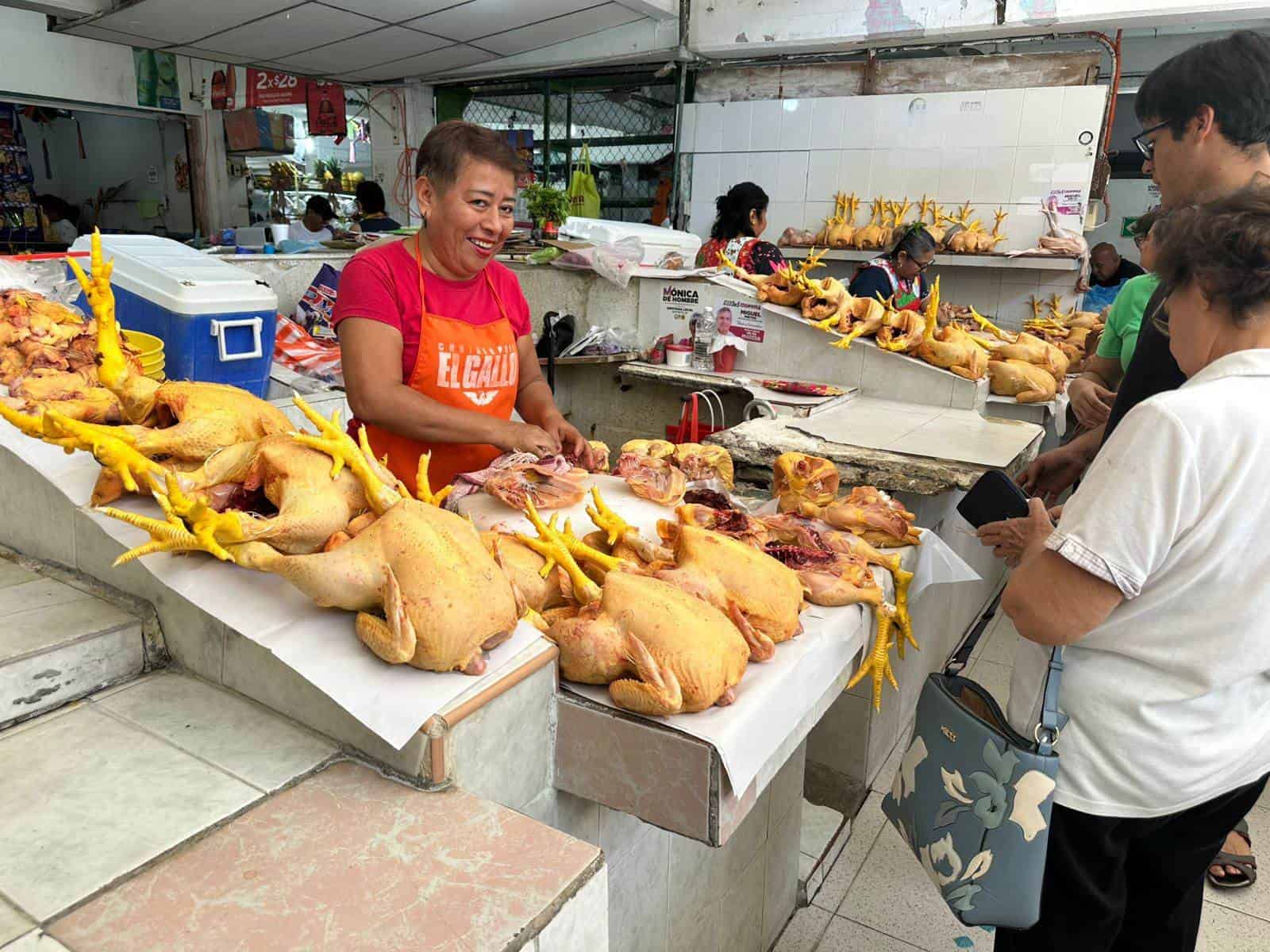 Vendedores de pollo en Coatzacoalcos mejoran sus ventas, este es el precio actual