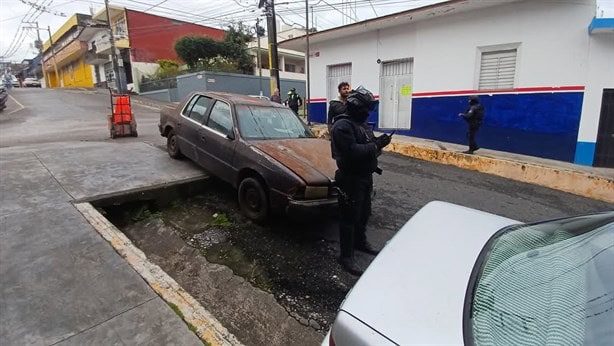 ¡Se quedó sin frenos! auto se impacta contra otros dos coches en el centro de Córdoba