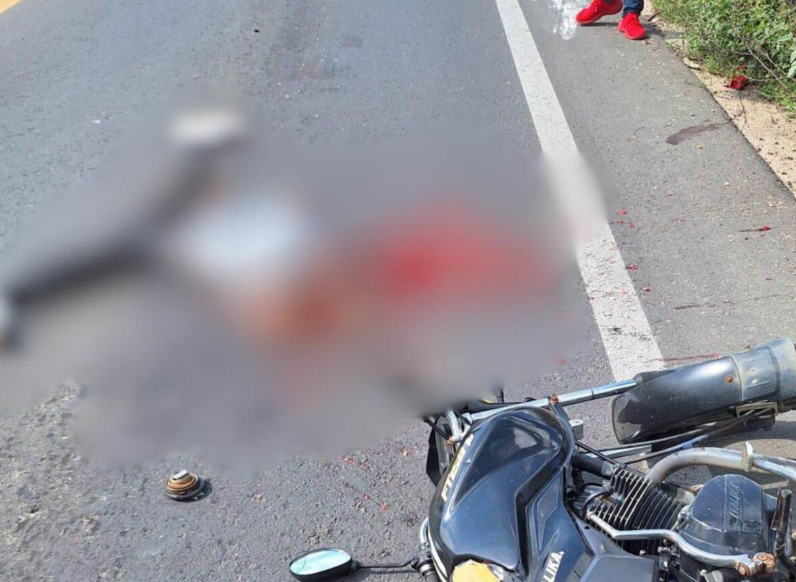 Escandalosa muerte de motociclista en carretera Cosoleacaque Jáltipan