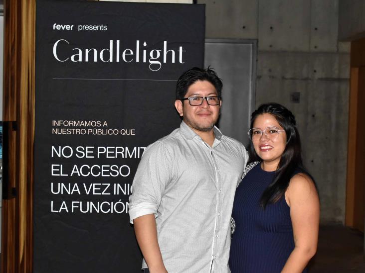 Llevan a cabo concierto Candlelights en el Foro Boca