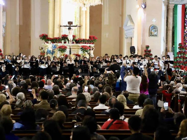 Realizan concierto navideño en la Catedral de Veracruz