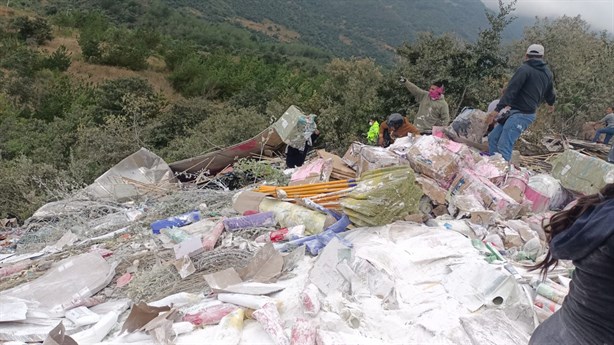 Fatal accidente deja dos muertos al fondo de un barranco en las Cumbres de Maltrata