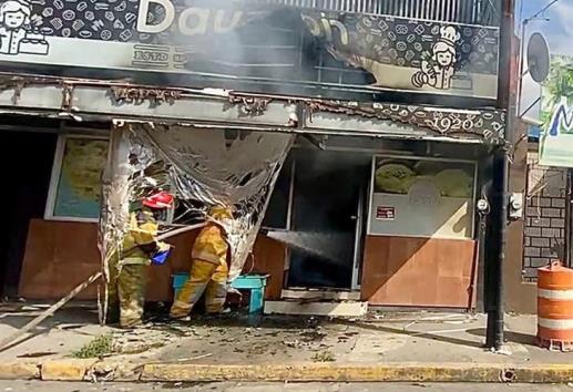 ¡Otro atentado! Provocan incendio en Pastelería Dauzon en Poza Rica