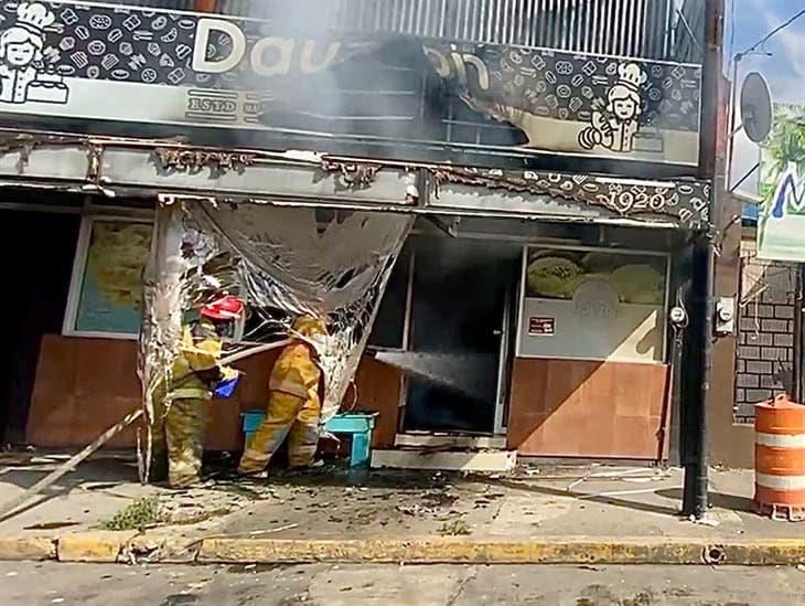 ¡Otro atentado! Provocan incendio en Pastelería Dauzon en Poza Rica