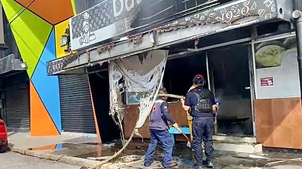 ¡Otro atentado! Provocan incendio en Pastelería Dauzon en Poza Rica