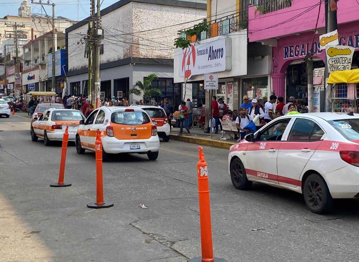 Taxistas aumentan costo del servicio de transporte público en Acayucan