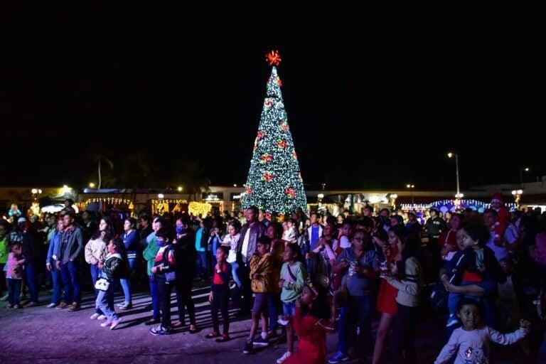 Espectáculo de ´Navidaventura´ alegra corazones en la ´Gran Villa Coatza 2024´