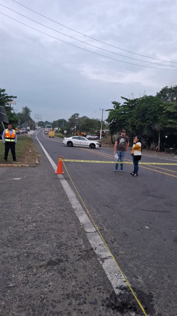 Tráiler tipo nodriza arrolla a motociclista del puerto de Veracruz