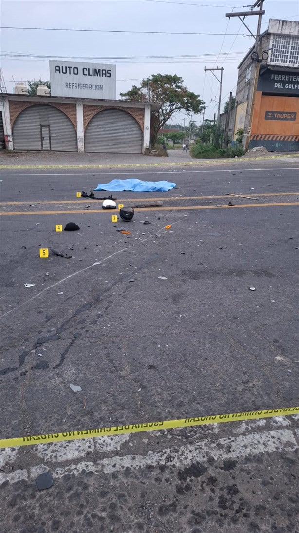 Tráiler tipo nodriza arrolla a motociclista del puerto de Veracruz