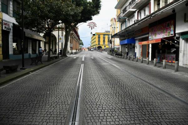 Calles semivacías en Xalapa este 25 de diciembre