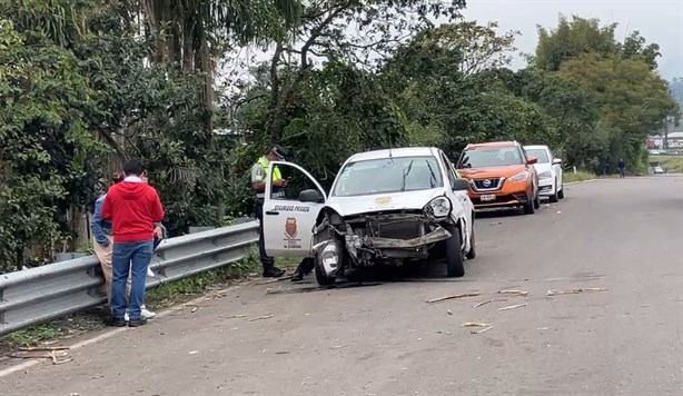 Accidente en la Orizaba- Córdoba; camioneta de seguridad pierde frenos