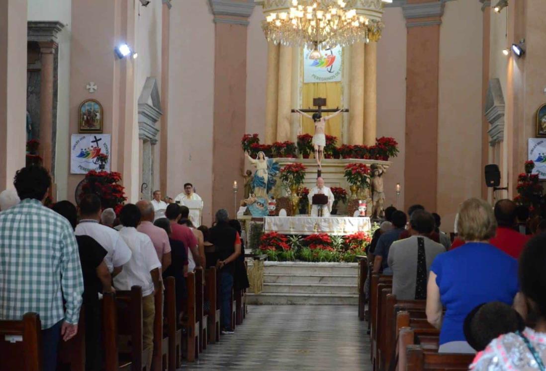 Obispo Carlos Briseño Arch da misa por Navidad en la Catedral de Veracruz