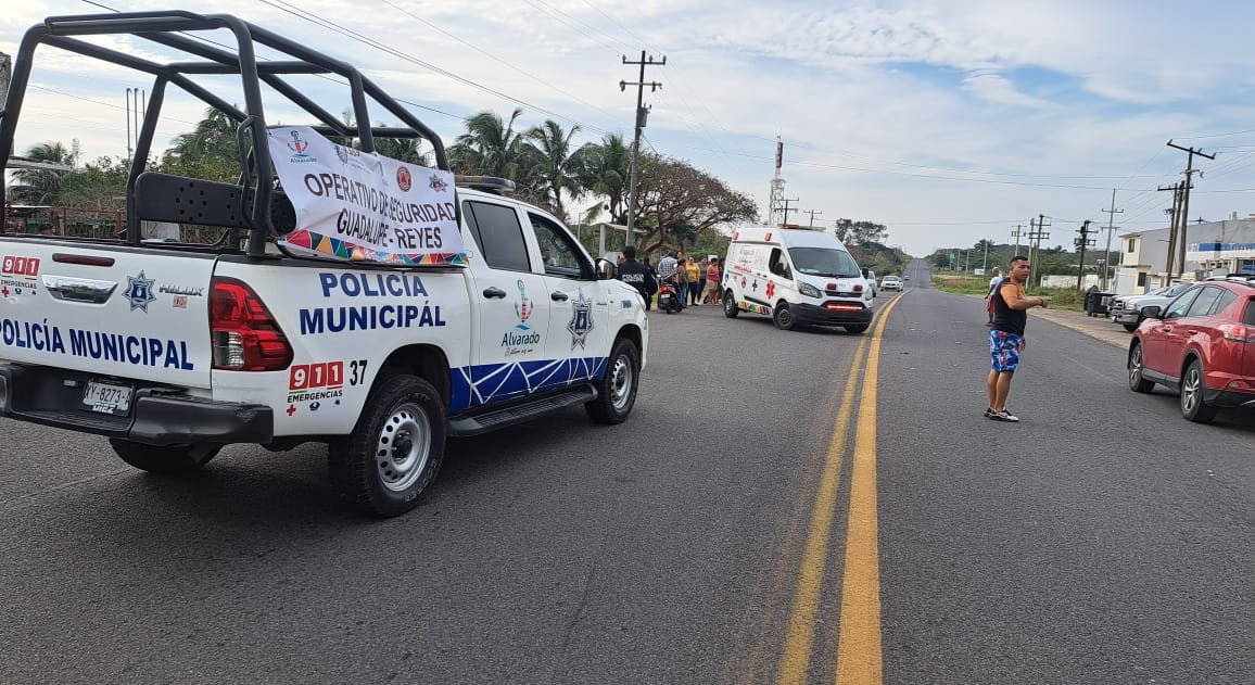 Accidente en Alvarado deja a motociclista lesionada tras colisión en carretera Costera del Golfo