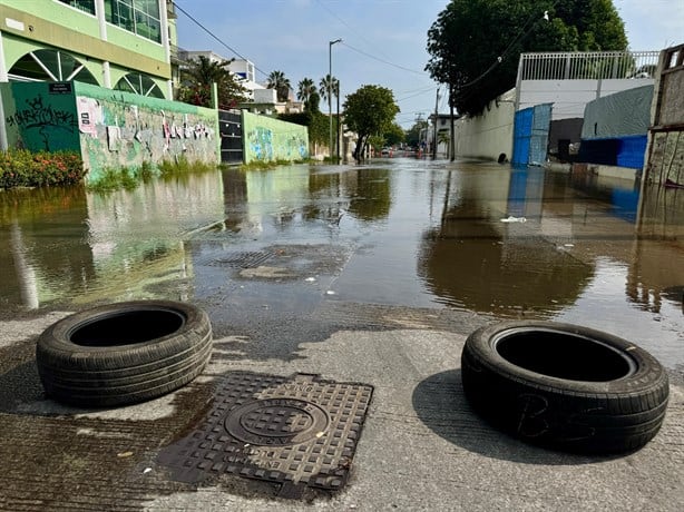 Se registra mega fuga de agua en la colonia Moderno en Veracruz | VIDEO