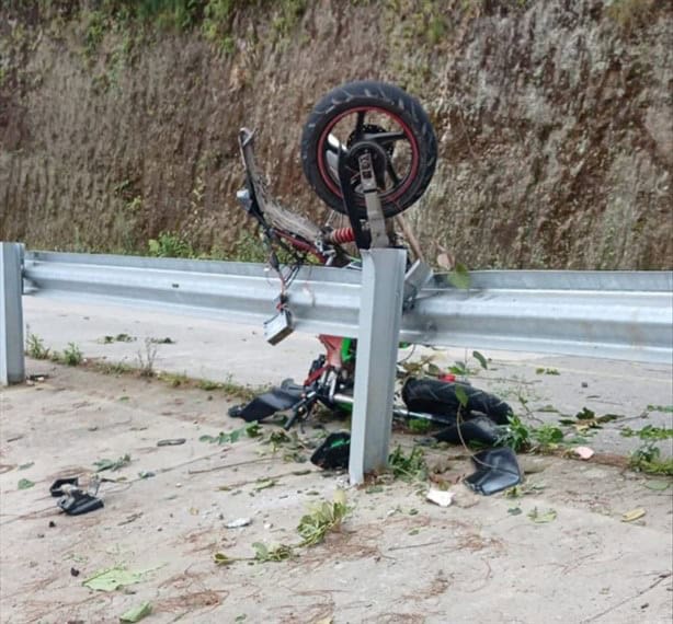 Tragedia: motociclista pierde la vida tras caer a un barranco en Tlalnelhuayocan