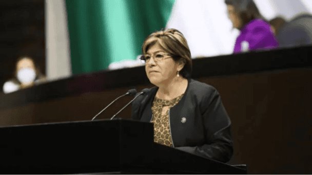 Rosa María con raíces de izquierda pura