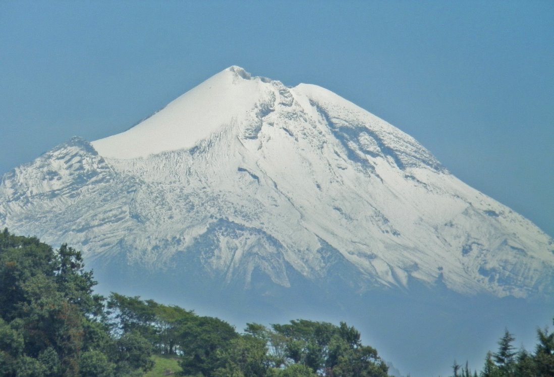 Denuncian contaminación alarmante en el Pico de Orizaba