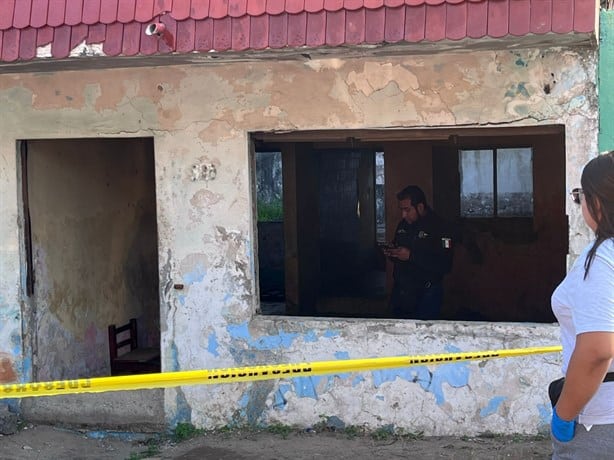 Hallan sin vida a indigente en casa abandonada de la colonia Dos Caminos, en Veracruz