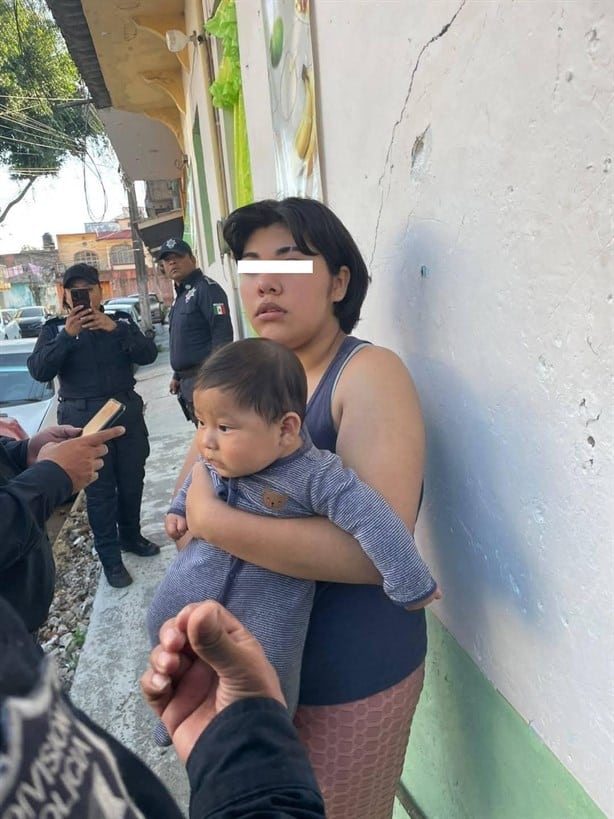 Policía irrumpe en cuartería y salva a bebé raptado en Xalapa