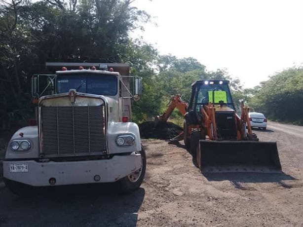 Conductores de taxis bachean carretera Nautla-Cardel