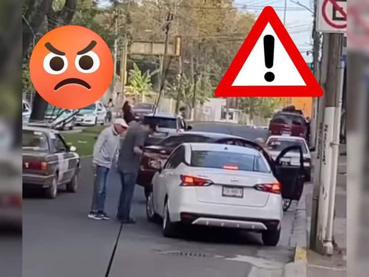 De terror: hombres armados con machetes amenazan a conductora en plena avenida de Xalapa (+VIDEO)