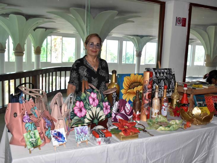 Realizan con éxito la expo navideña de artista y emprenderos veracruzanos BazArte